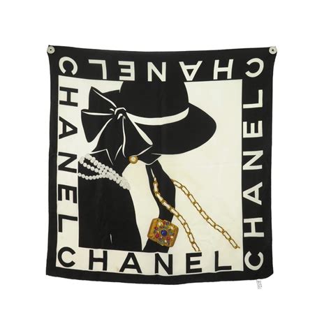 foulard chanel costo